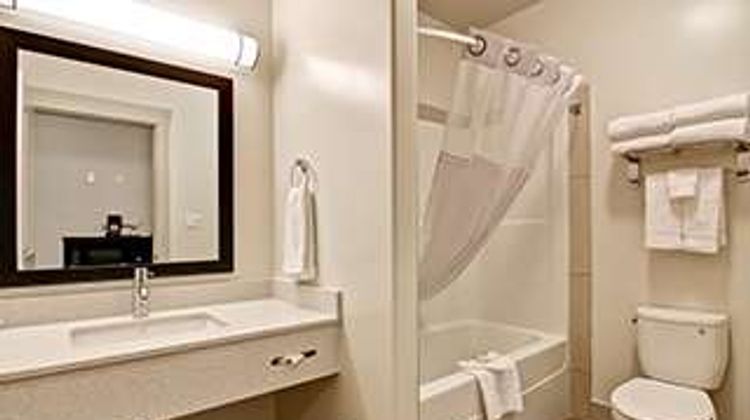 Chateau Nova Yellowknife Room