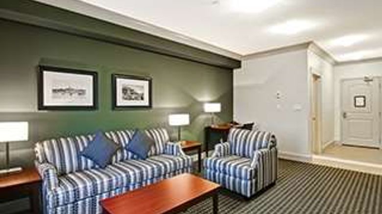 <b>Chateau Nova Yellowknife Suite</b>. Images powered by <a href="https://iceportal.shijigroup.com/" title="IcePortal" target="_blank">IcePortal</a>.