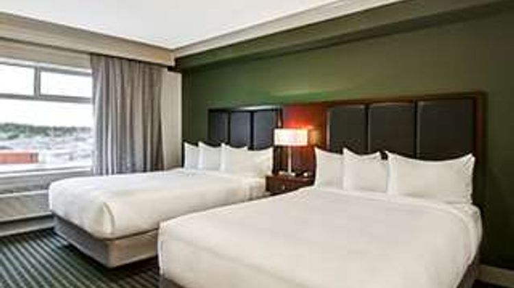 Chateau Nova Yellowknife Room
