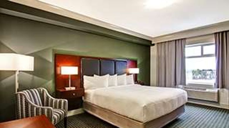 <b>Chateau Nova Yellowknife Room</b>. Images powered by <a href="https://iceportal.shijigroup.com/" title="IcePortal" target="_blank">IcePortal</a>.