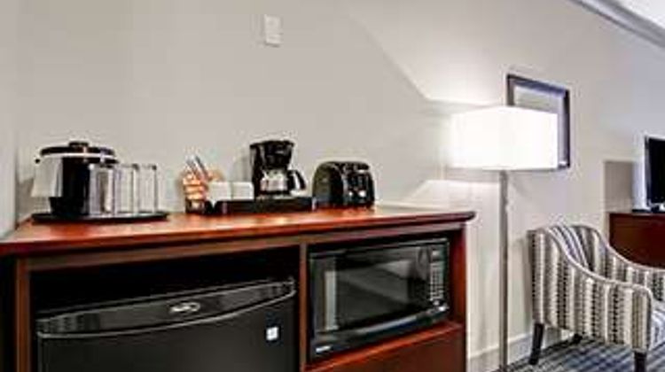 Chateau Nova Yellowknife Room