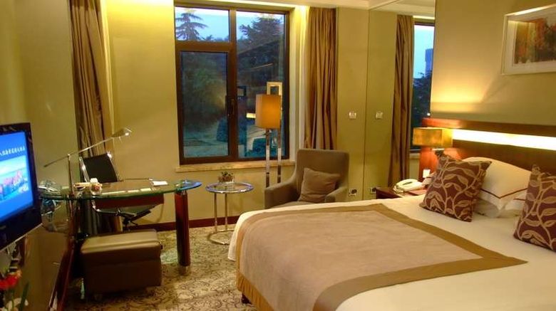 <b>Sea View Garden Hotel Room</b>. Images powered by <a href="https://iceportal.shijigroup.com/" title="IcePortal" target="_blank">IcePortal</a>.