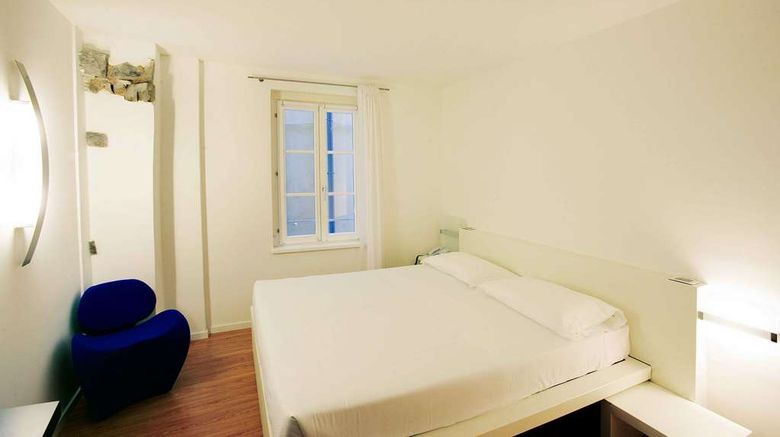 <b>Urban Hotel Design Room</b>. Images powered by <a href="https://iceportal.shijigroup.com/" title="IcePortal" target="_blank">IcePortal</a>.