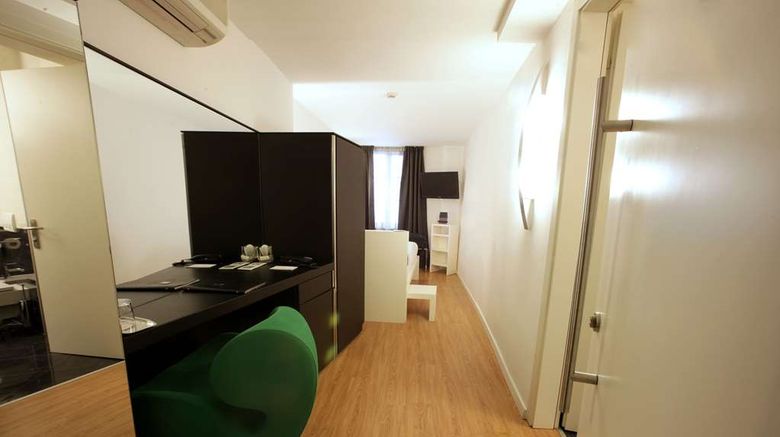 <b>Urban Hotel Design Room</b>. Images powered by <a href="https://iceportal.shijigroup.com/" title="IcePortal" target="_blank">IcePortal</a>.