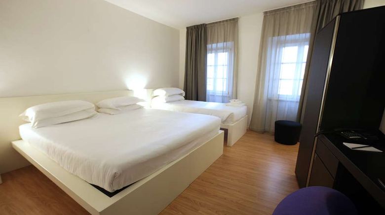 <b>Urban Hotel Design Room</b>. Images powered by <a href="https://iceportal.shijigroup.com/" title="IcePortal" target="_blank">IcePortal</a>.