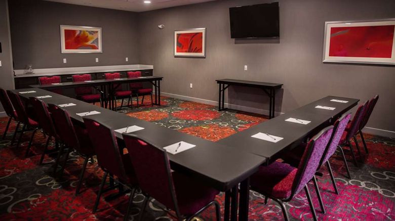 <b>Hampton Inn Pontiac Meeting</b>. Images powered by <a href="https://iceportal.shijigroup.com/" title="IcePortal" target="_blank">IcePortal</a>.