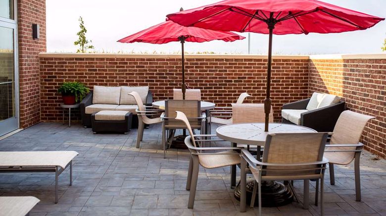 <b>Hampton Inn Pontiac Exterior</b>. Images powered by <a href="https://iceportal.shijigroup.com/" title="IcePortal" target="_blank">IcePortal</a>.