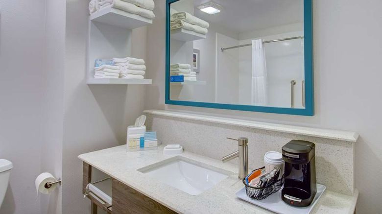 <b>Hampton Inn & Suites Boston/Stoughton Room</b>. Images powered by <a href="https://iceportal.shijigroup.com/" title="IcePortal" target="_blank">IcePortal</a>.