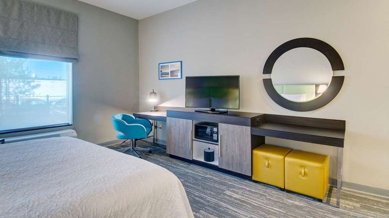 <b>Hampton Inn & Suites Boston/Stoughton Room</b>. Images powered by <a href="https://iceportal.shijigroup.com/" title="IcePortal" target="_blank">IcePortal</a>.