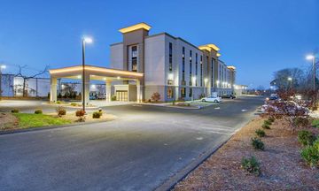 Hampton Inn & Suites Boston/Stoughton