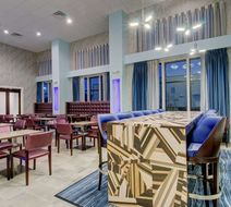 Hampton Inn & Suites Boston/Stoughton Lobby