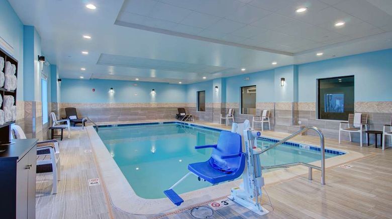 <b>Hampton Inn & Suites Boston/Stoughton Pool</b>. Images powered by <a href="https://iceportal.shijigroup.com/" title="IcePortal" target="_blank">IcePortal</a>.