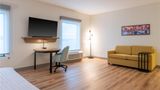 <b>Hampton Inn & Suites Boston/Stoughton Room</b>. Images powered by <a href="https://iceportal.shijigroup.com/" title="IcePortal" target="_blank">IcePortal</a>.