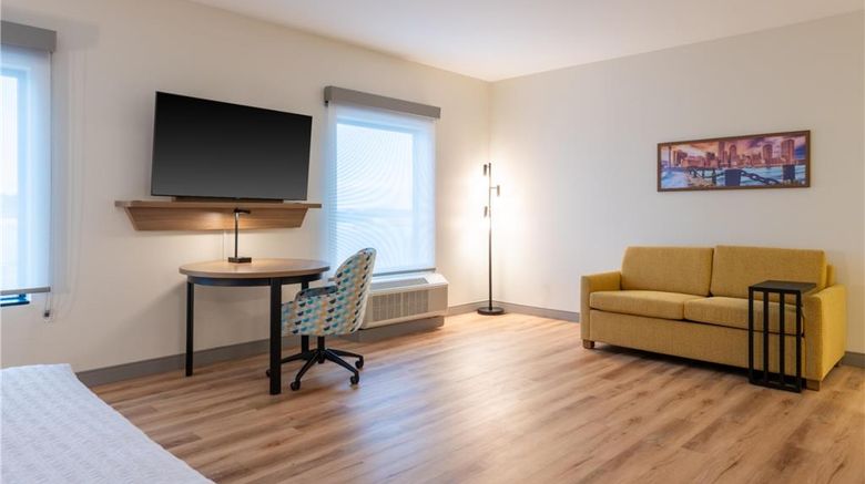 <b>Hampton Inn & Suites Boston/Stoughton Room</b>. Images powered by <a href="https://iceportal.shijigroup.com/" title="IcePortal" target="_blank">IcePortal</a>.