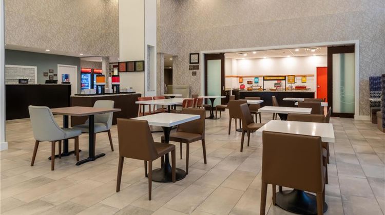 Hampton Inn & Suites Boston/Stoughton Restaurant