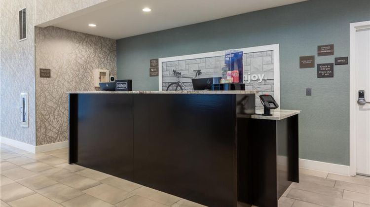 Hampton Inn & Suites Boston/Stoughton Lobby