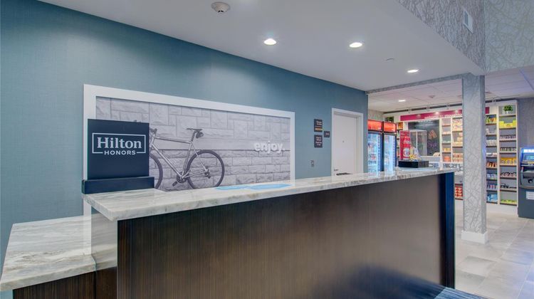 Hampton Inn & Suites Boston/Stoughton Lobby