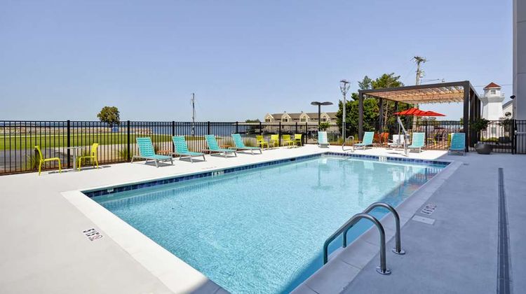 Home2 Suites by Hilton Ingalls Harbor Pool