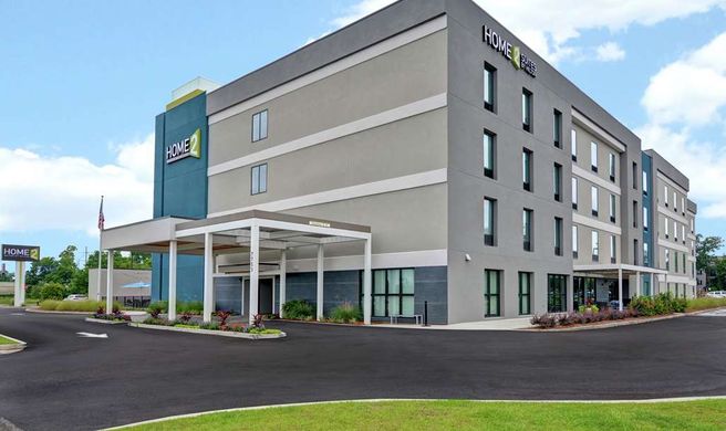 Home2 Suites I-10 at North Davis Hwy Exterior