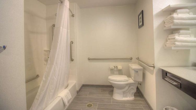 Hampton Inn West Plains Room