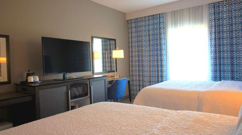 <b>Hampton Inn West Plains Room</b>. Images powered by <a href="https://iceportal.shijigroup.com/" title="IcePortal" target="_blank">IcePortal</a>.