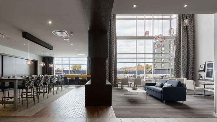 Hampton Inn & Suites Quebec City Lobby