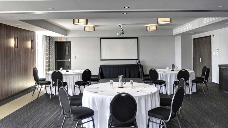 Hampton Inn & Suites Quebec City Meeting