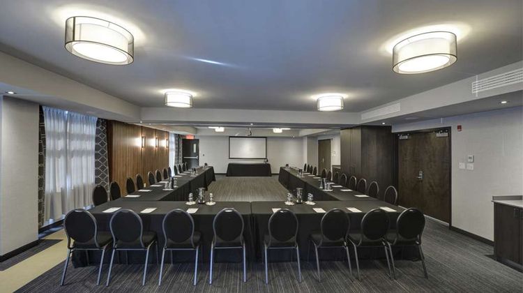 Hampton Inn & Suites Quebec City Meeting