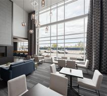 Hampton Inn & Suites Quebec City Lobby