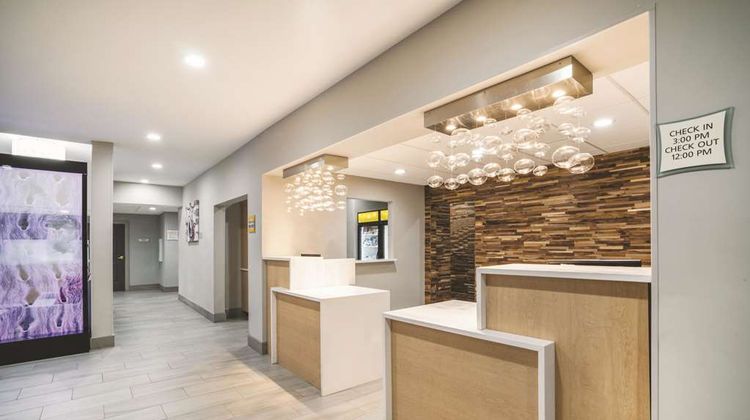 La Quinta Inn & Suites Chattanooga North Lobby