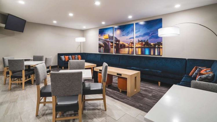 La Quinta Inn & Suites Chattanooga North Lobby