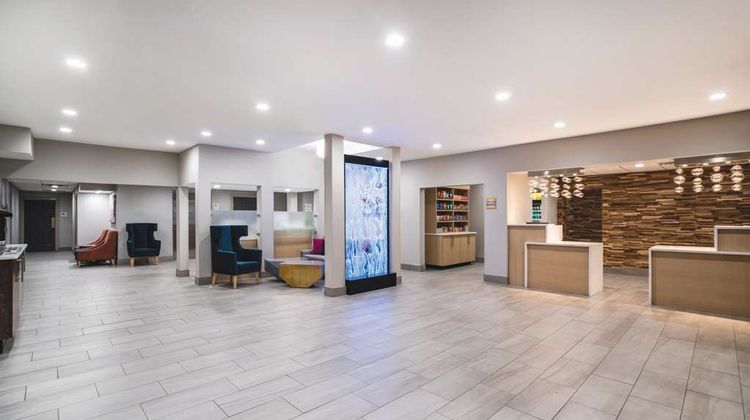 La Quinta Inn & Suites Chattanooga North Lobby