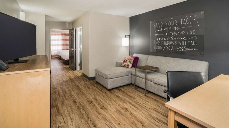 La Quinta Inn & Suites Chattanooga North Suite