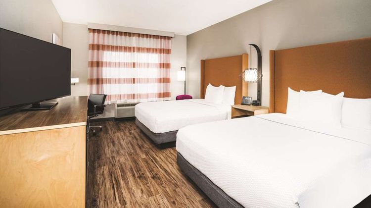 La Quinta Inn & Suites Chattanooga North Room