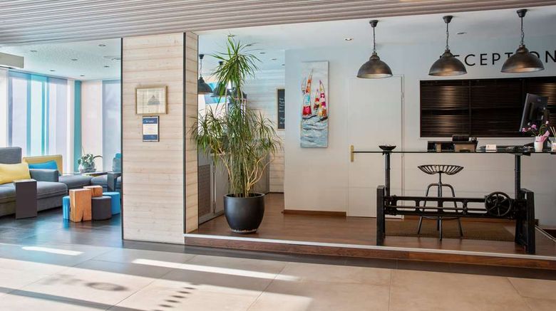 <b>Best Western Hotel Canet-Plage Lobby</b>. Images powered by <a href="https://iceportal.shijigroup.com/" title="IcePortal" target="_blank">IcePortal</a>.