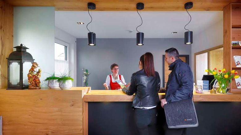 <b>Best Western Hotel Brunnenhof Lobby</b>. Images powered by <a href="https://iceportal.shijigroup.com/" title="IcePortal" target="_blank">IcePortal</a>.