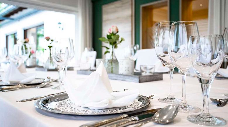<b>Best Western Hotel Brunnenhof Restaurant</b>. Images powered by <a href="https://iceportal.shijigroup.com/" title="IcePortal" target="_blank">IcePortal</a>.