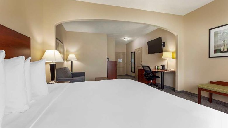 <b>Best Western Town Center Hotel & Suites Suite</b>. Images powered by <a href="https://iceportal.shijigroup.com/" title="IcePortal" target="_blank">IcePortal</a>.