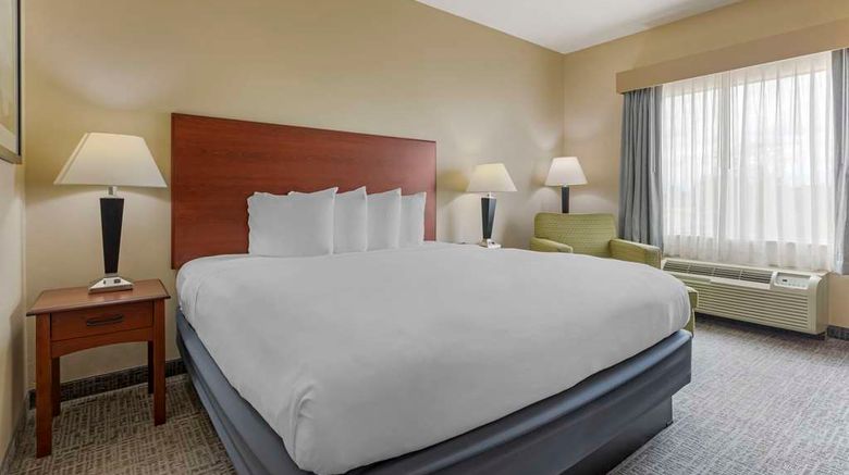 <b>Best Western Town Center Hotel & Suites Room</b>. Images powered by <a href="https://iceportal.shijigroup.com/" title="IcePortal" target="_blank">IcePortal</a>.