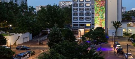 Hotel des Congres Exterior
