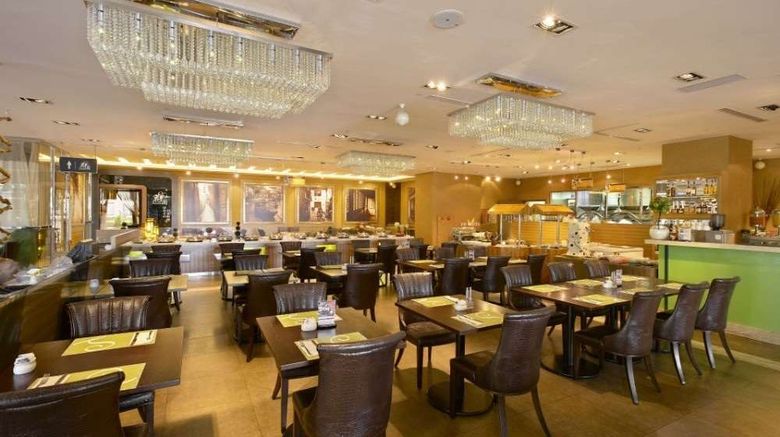 <b>Taipei Garden Hotel Restaurant</b>. Images powered by <a href="https://iceportal.shijigroup.com/" title="IcePortal" target="_blank">IcePortal</a>.