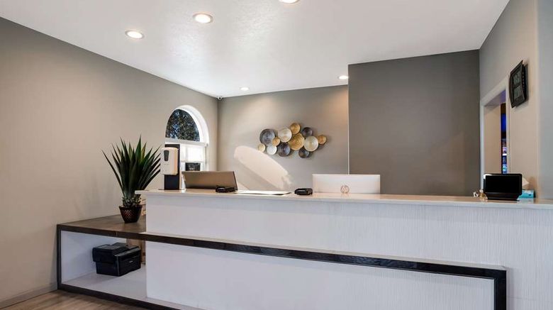 <b>Best Western Grants Inn Lobby</b>. Images powered by <a href="https://iceportal.shijigroup.com/" title="IcePortal" target="_blank">IcePortal</a>.