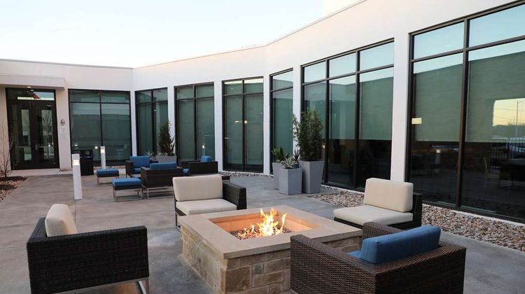 Hilton Garden Inn Austin Airport Exterior