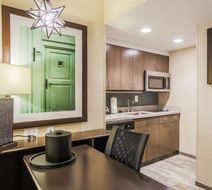 Homewood Suites Charleston Historic Dist Room