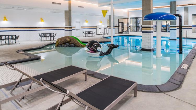 Hampton Inn & Suites Pearl District Pool