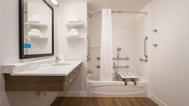Hampton Inn & Suites Pearl District Room