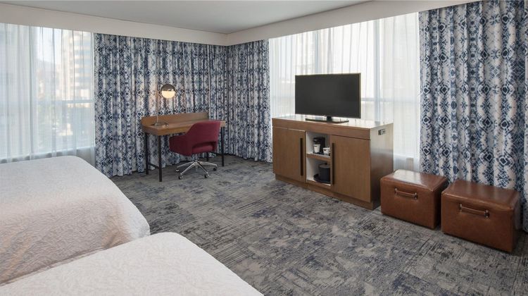 Hampton Inn & Suites Pearl District Room