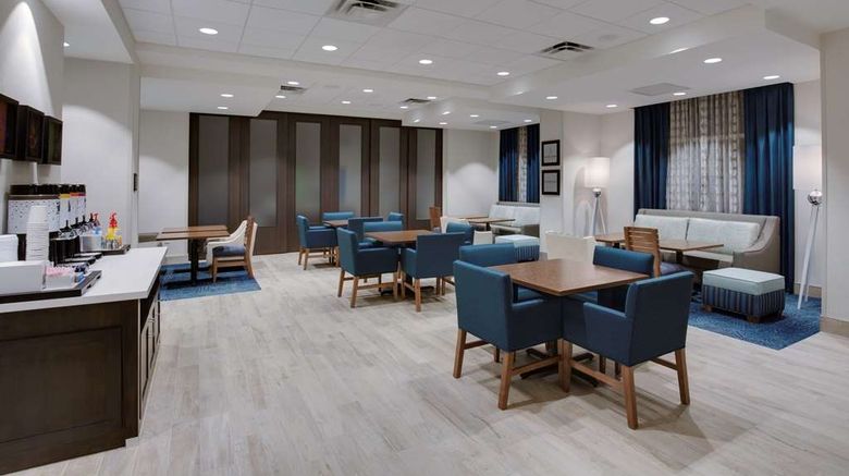 <b>Hampton Inn Ft Lauderdale Pompano Beach Lobby</b>. Images powered by <a href="https://iceportal.shijigroup.com/" title="IcePortal" target="_blank">IcePortal</a>.