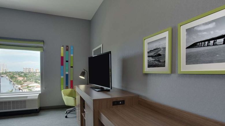<b>Hampton Inn Ft Lauderdale Pompano Beach Room</b>. Images powered by <a href="https://iceportal.shijigroup.com/" title="IcePortal" target="_blank">IcePortal</a>.