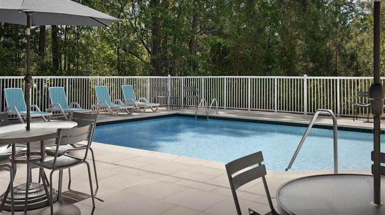 Hampton Inn & Suites Walterboro Pool